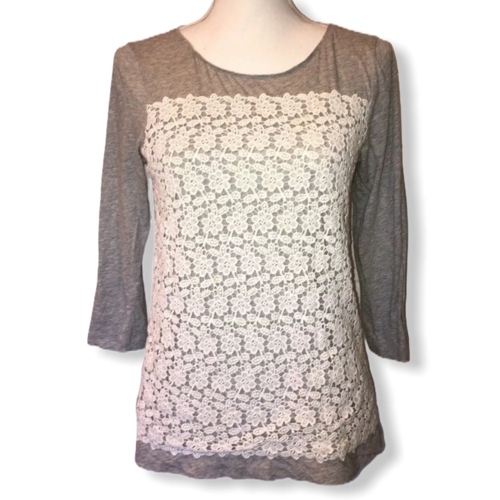Pretty Gray Embroidered Crochet Lace Knit Top EUC